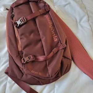 Patagonia atom sling 8L